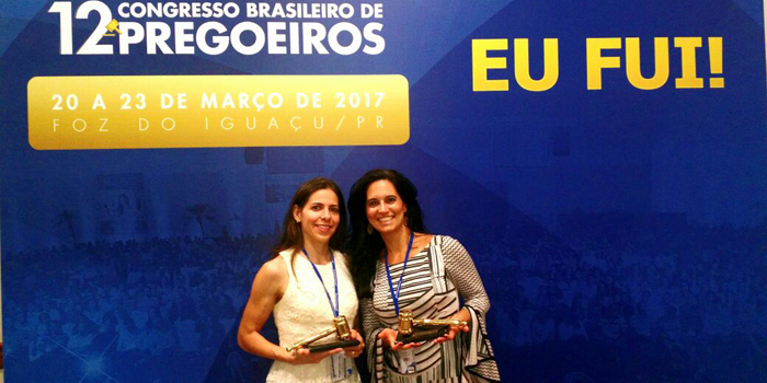 A pregoeira Ana Paula Milanez e a coordenadora Érica 